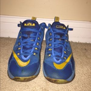 Nike Lebron 12 Low Size 9